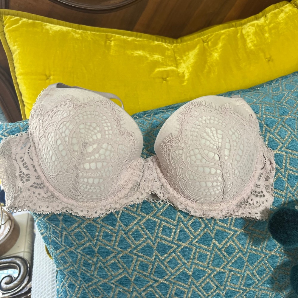 Victoria's Secret Lace Demi Bra Brassier Underwire Lingerie 34D‎